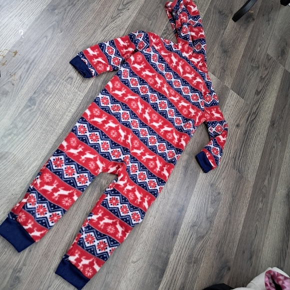 Merry Moments Family Matching Reindeer/Snowflake Pattern Fleece Zip Front Pajama - Picture 5 of 9